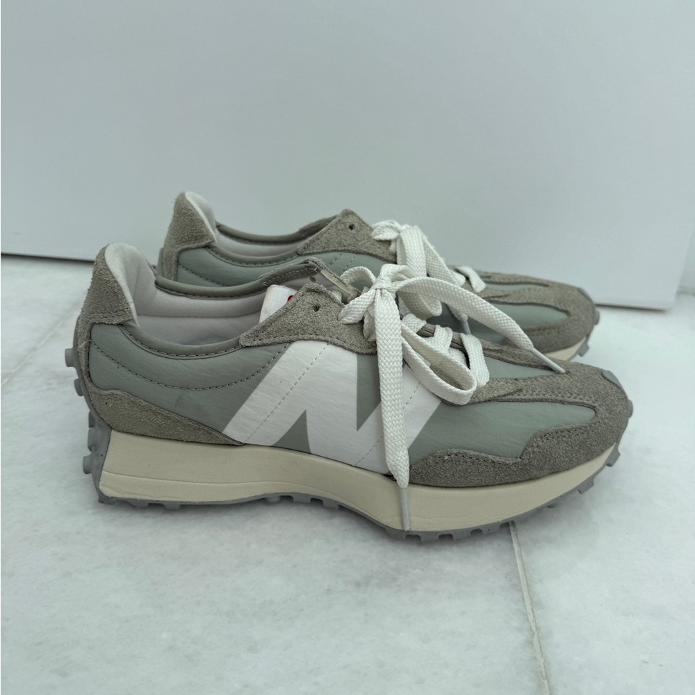 New Balance Classics 327 Women's Green and White Sneakers